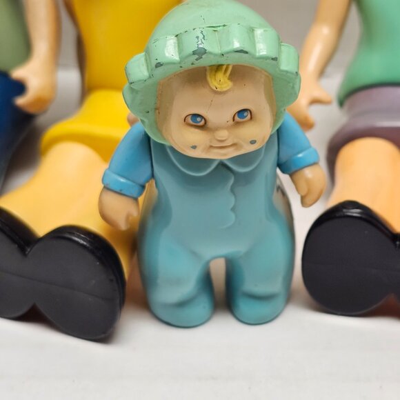 Vintage Little Tikes Dollhouse Doll House Family Figure Mom Dad Baby Grandma LOT - Picture 5 of 8